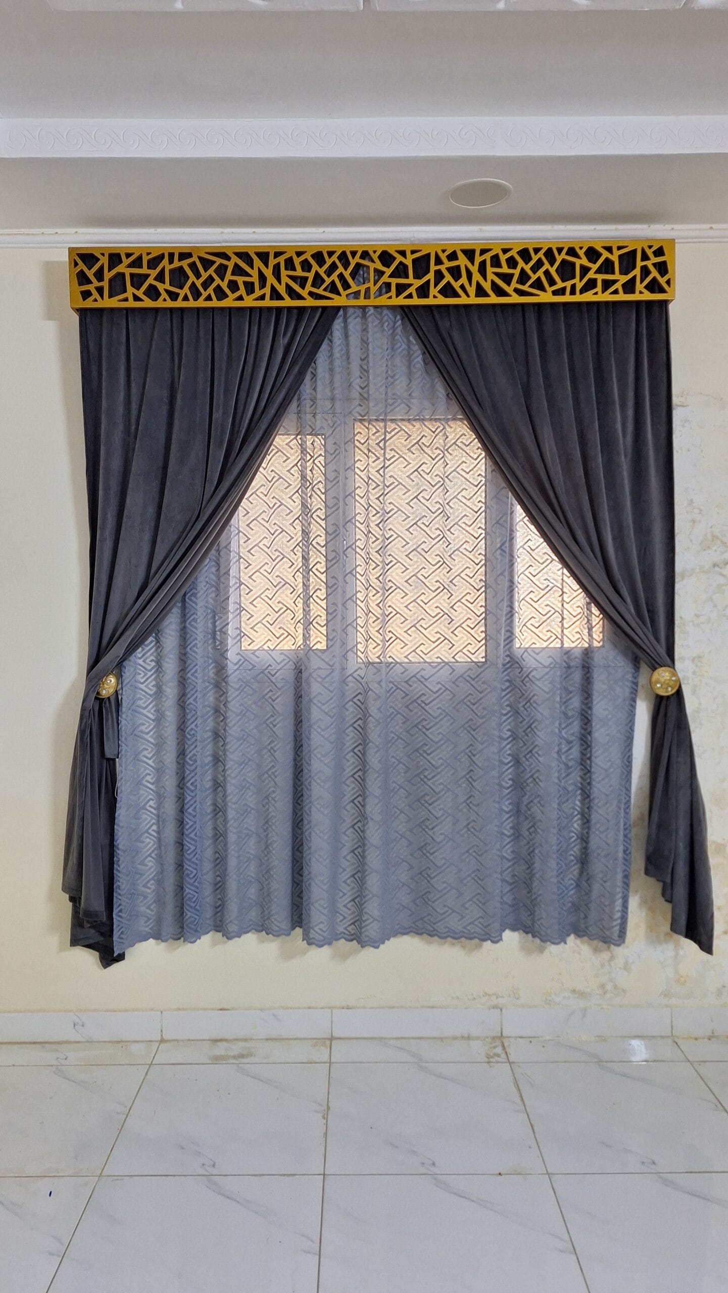 ستارة نظيفة للبيع مع الشيفون