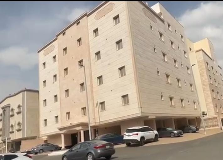 للايجار شقة في جده حي الروضه موقع مميز