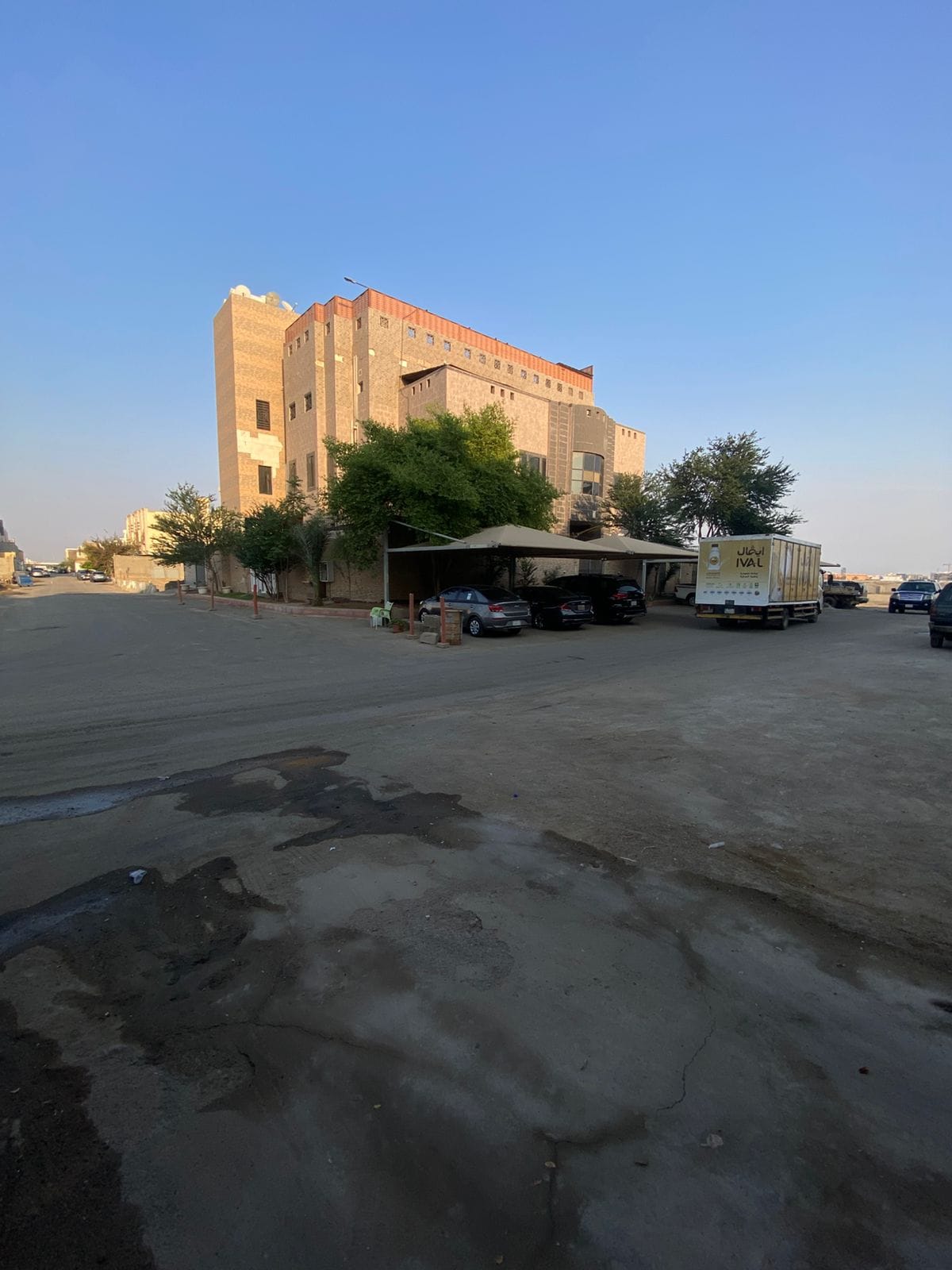 للايجار شقه فاخره في ابحر الشماليه حي الفردوس مخطط القادسيه