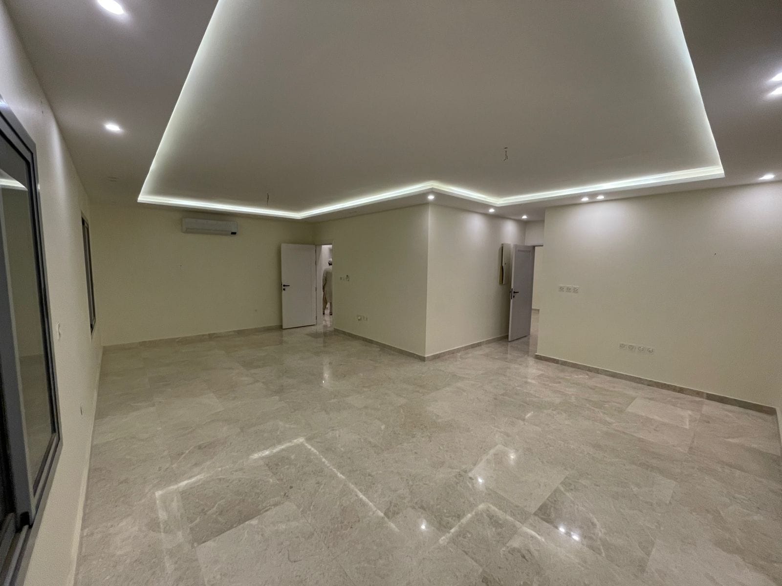 للايجار شقه فاخره جدا في جدة حي السلامه