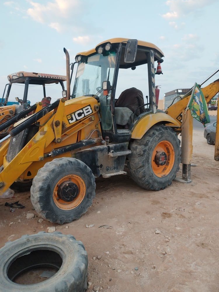 جي سي بي للايجار في الدمام