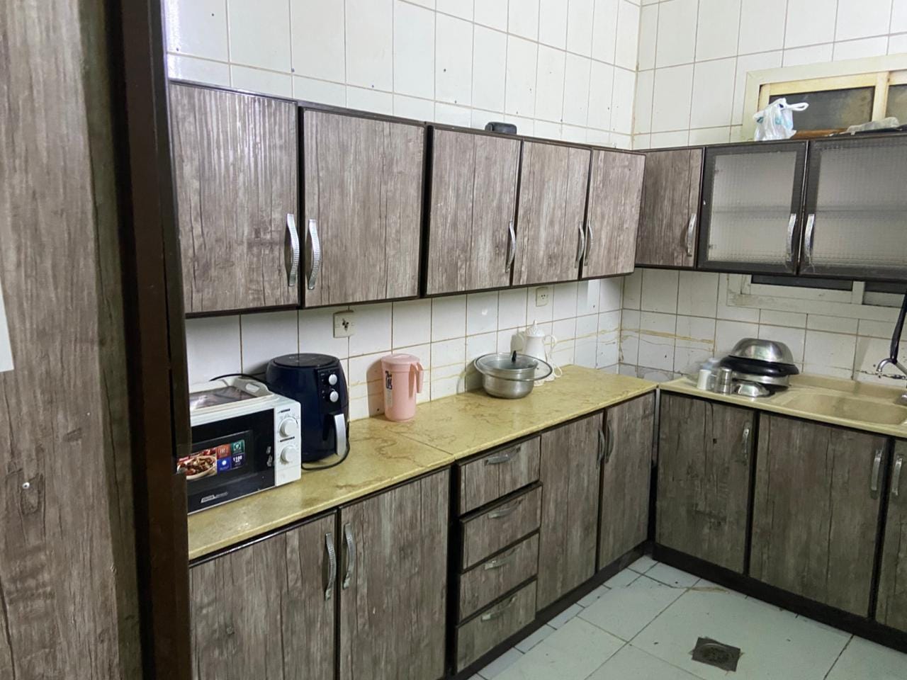 طش الاثاث الكركيب المهملة 0531245809 حي السليمانيه العليا المربع الرائد الورد الفلاح