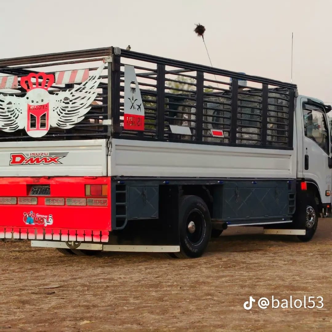 دينا طش الأثاث القديم بالرياض 0507019022 رمي عفش بالرياض