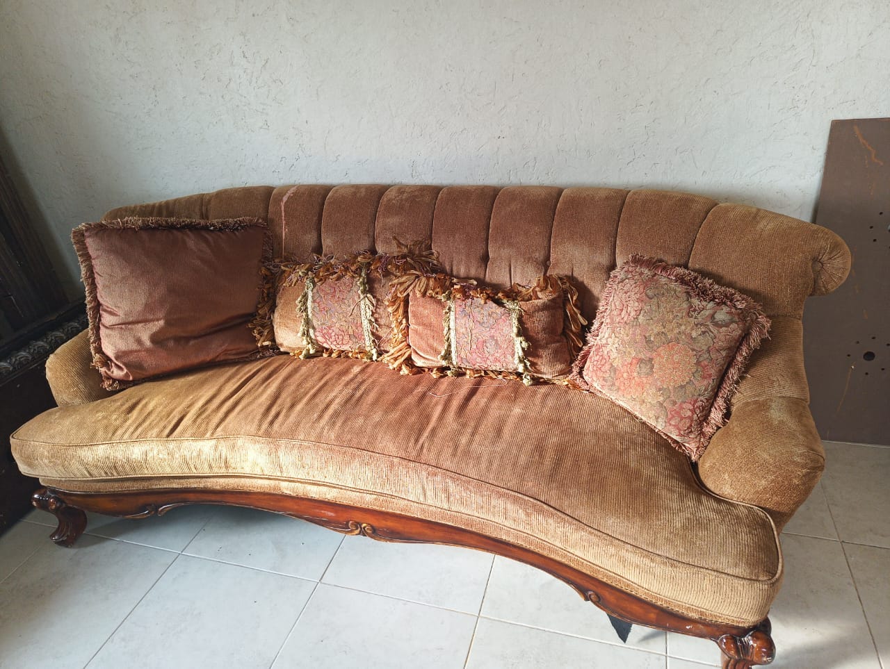 دينا طش الأثاث القديم بالرياض 0536617401 بحي النهضه بالرياض