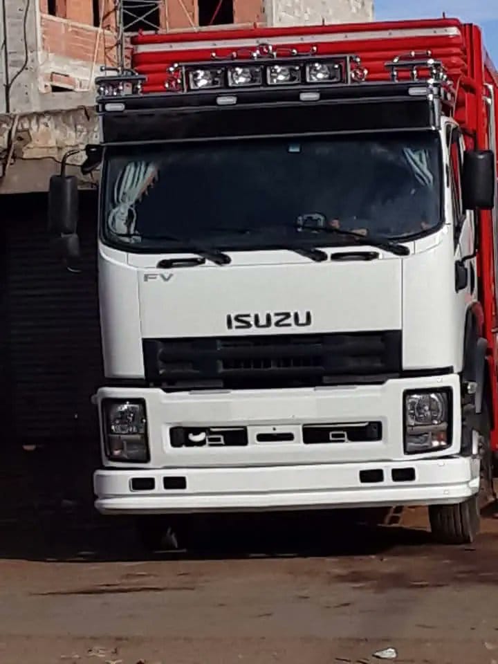 دينا تشيل عفش حي العقيق 0َ566892517