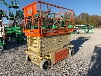 سيزر لفت 8متر للأيجار في الدمام- المقداد لتأجير الرافعات