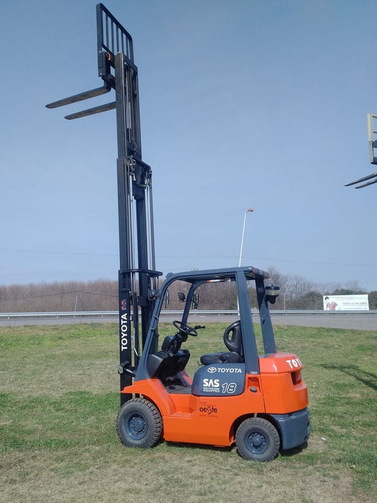 تأجير رافعات شوكية (فوركلفت) في الدمام – جميع الأوزان من 1 طن إلى 16 طن