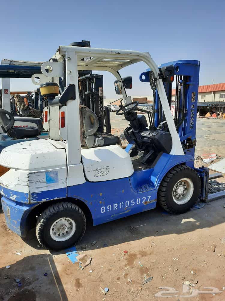 تاج المملكة – رافعات شوكية للإيجار فوركلفت 12 3 5 7 1016 20طن للإيجار في الرياض جدة