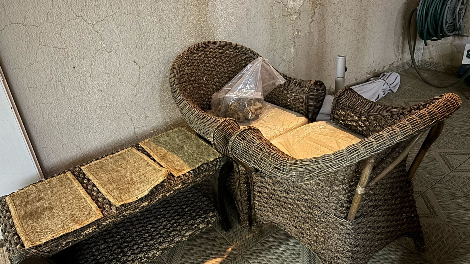 وين ارمي الاثاث القديم بالرياض 0537422374 طش عفش تالف مكسر