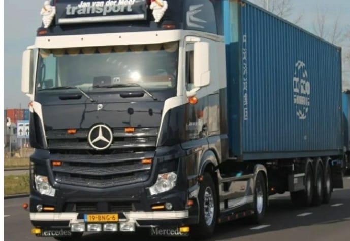 تريلا ستاره نقل عفش بالرياض 0507040797 توصيل مشاوير اثاث بضائع