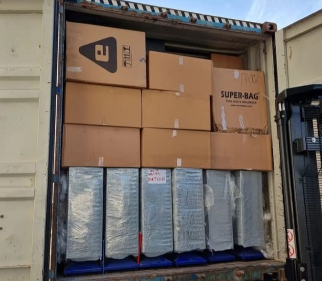 تريلا كونتنر بالرياض 0507040797 نقل توصيل عفش اثاث بضائع