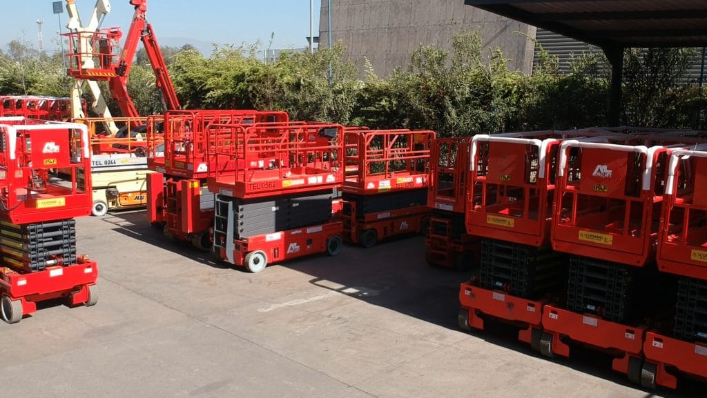 سيزر لفت 18متر 20متر للإيجار في جدة الرياض – Scissor lift 20 meters 18 meters For rent in Jeddah Riyadh