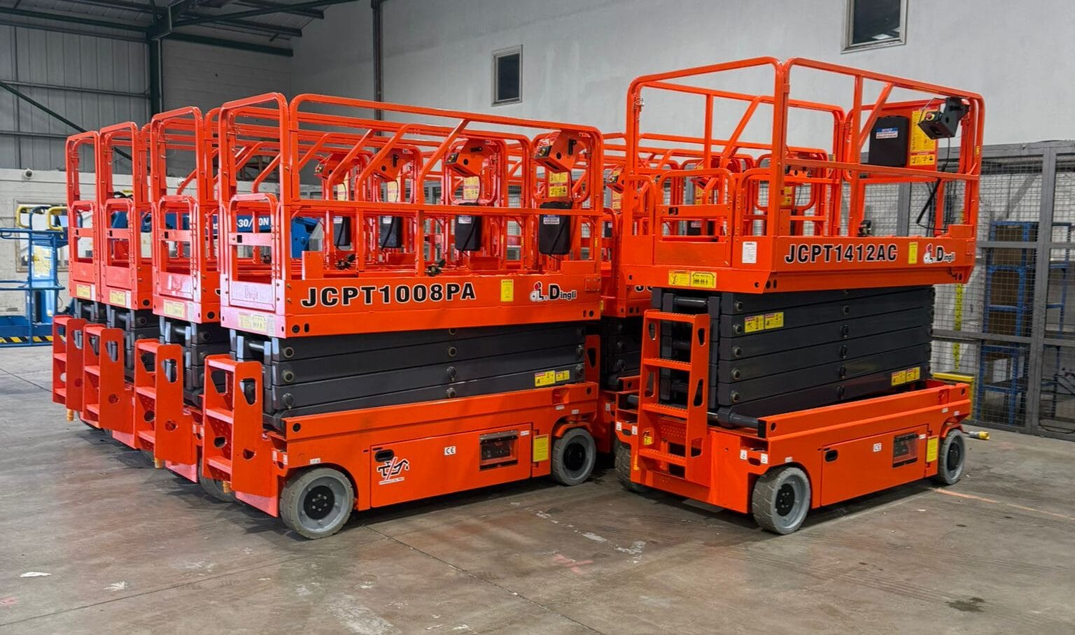 سيزر لفت 12متر 14متر كهرباء ديزل للايجار في الدمام جدة – Scissor lift 8 meters, 12 meters, 14 meters for rent in Dammam, diesel electricity