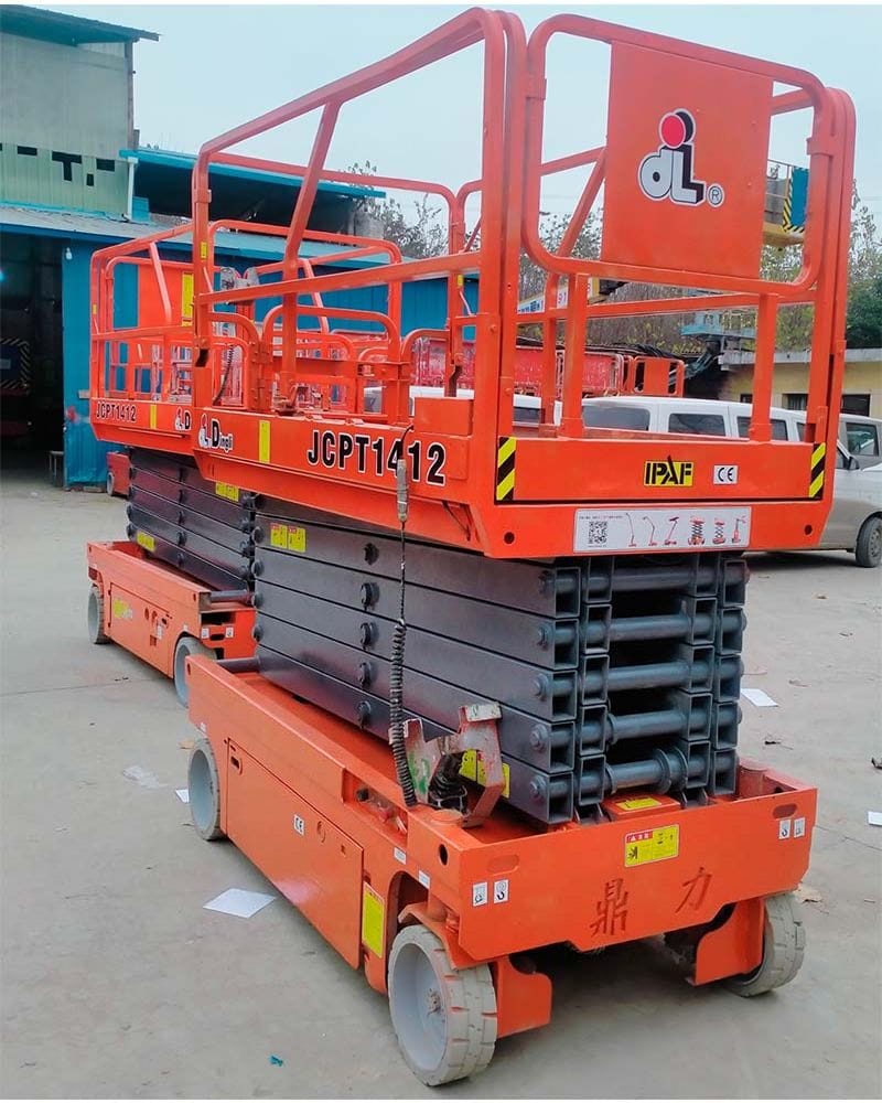 سيزر لفت 12متر 14متر كهرباء ديزل للايجار في الدمام جدة – Scissor lift 8 meters, 12 meters, 14 meters for rent in Dammam, diesel electricity