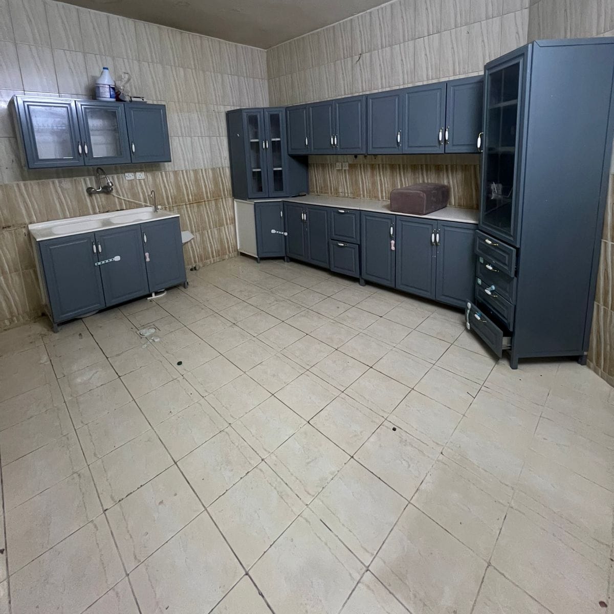 0545862986 التخلص من الأثاث القديم والكراكيب ومخالفات البنيان والعفش الزائد حي الشفاء الملز المربع القيروان الهدا لبن السويدي