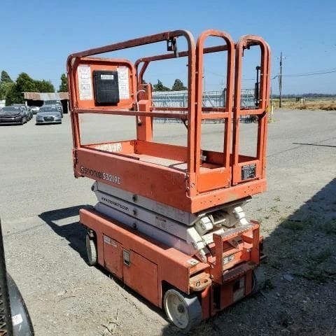 سيزر لفت 8متر للأيجار في الدمام- المقداد لتأجير الرافعات