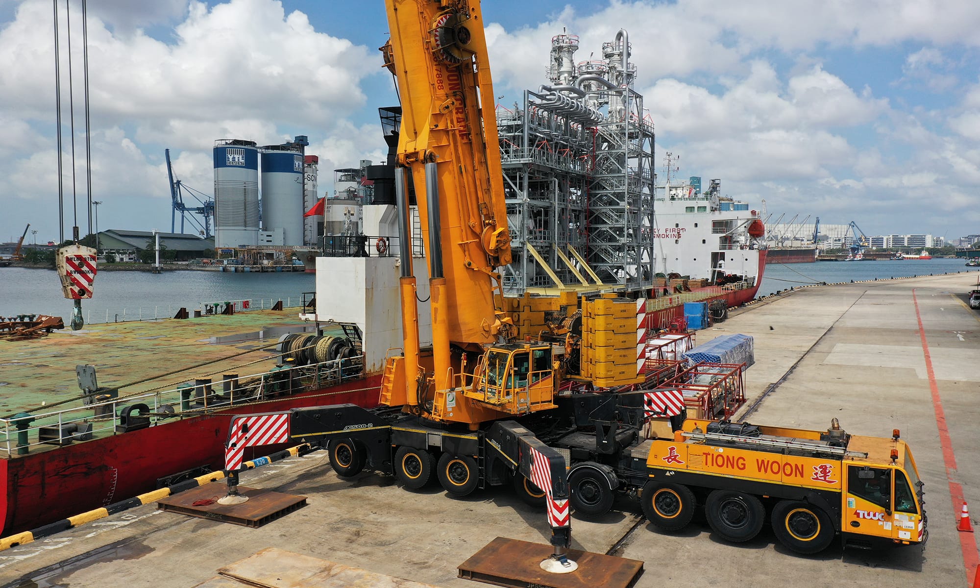 كرينات للإيجار في الدمام الرياض الجبيل القطيف | كرين من 10طن الى 500طن | Cranes for rent in Dammam , Jubail , Riyadh