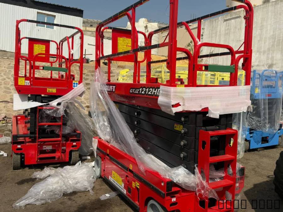 سيزرلفت للإيجار – رافعة مقصية سيزر لفت 8متر 12متر 10متر 14متر 16متر 18متر للإيجار في جدة و المدينة المنورة