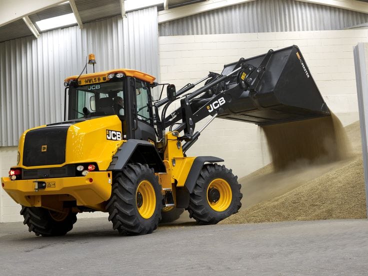 تليهندرات JCB للإيجار — الدمام والرياض — جاهزة للعمل الآن