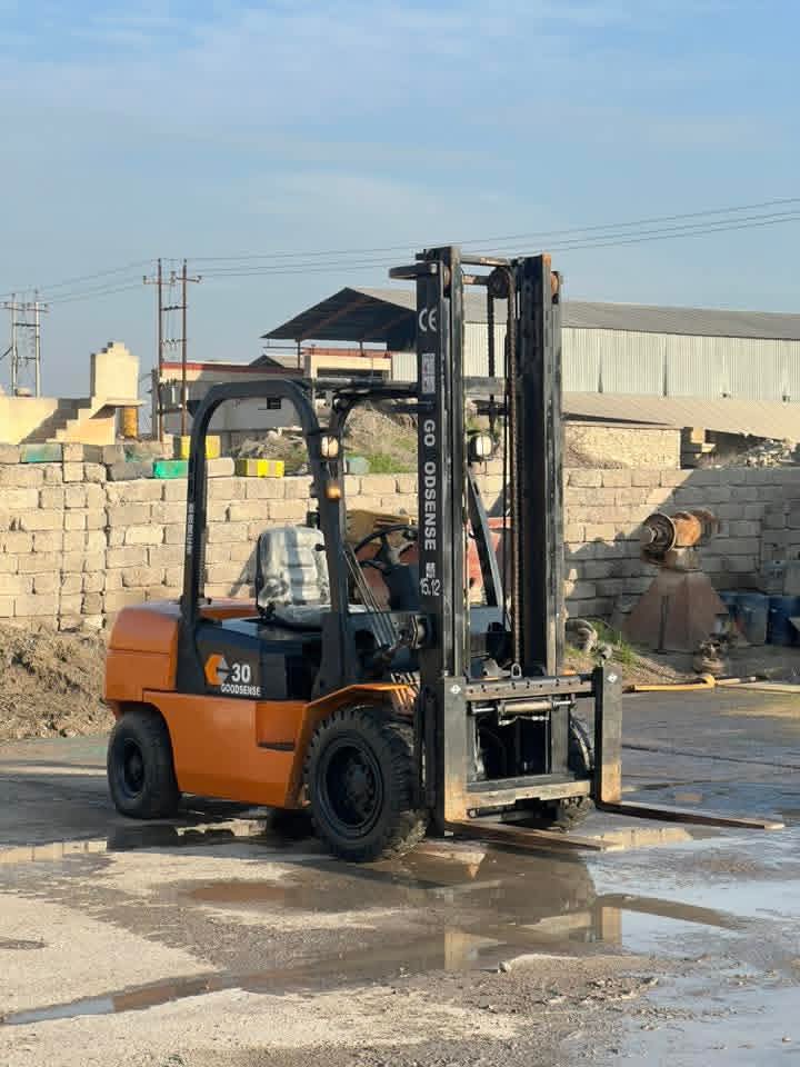 فوركلفت للإيجار في الرياض * رافعات شوكية للإيجار بالرياض