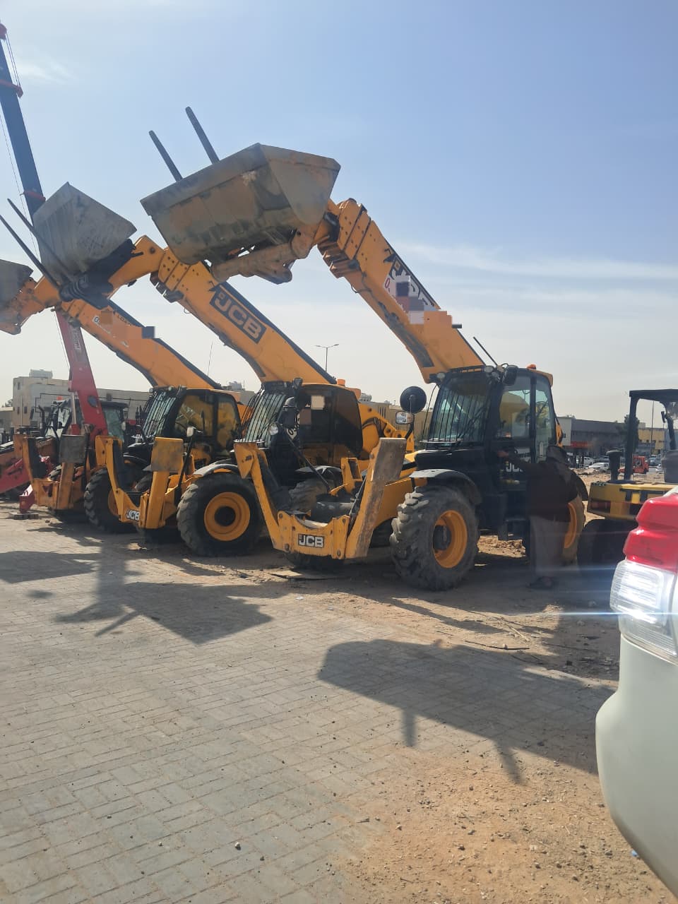 رافعات شوكيه فوركلفت للايجار سيزرلفت للايجار رافعات تلسكوبيه للايجار رافعات مقصيه للايجار ديزل كهرباء جي سي بي تليهاندر مرلوهات للايجار