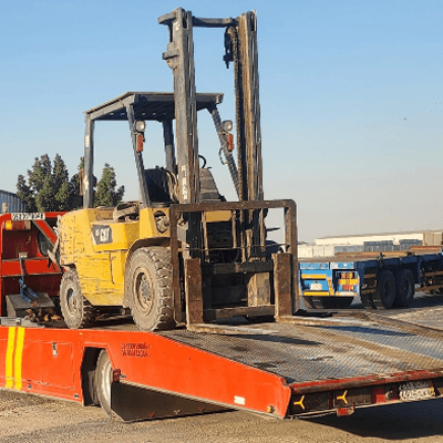 هل تبحث عن فوركلفت للإيجار في الدمام و الرياض شركة تاج المملكة