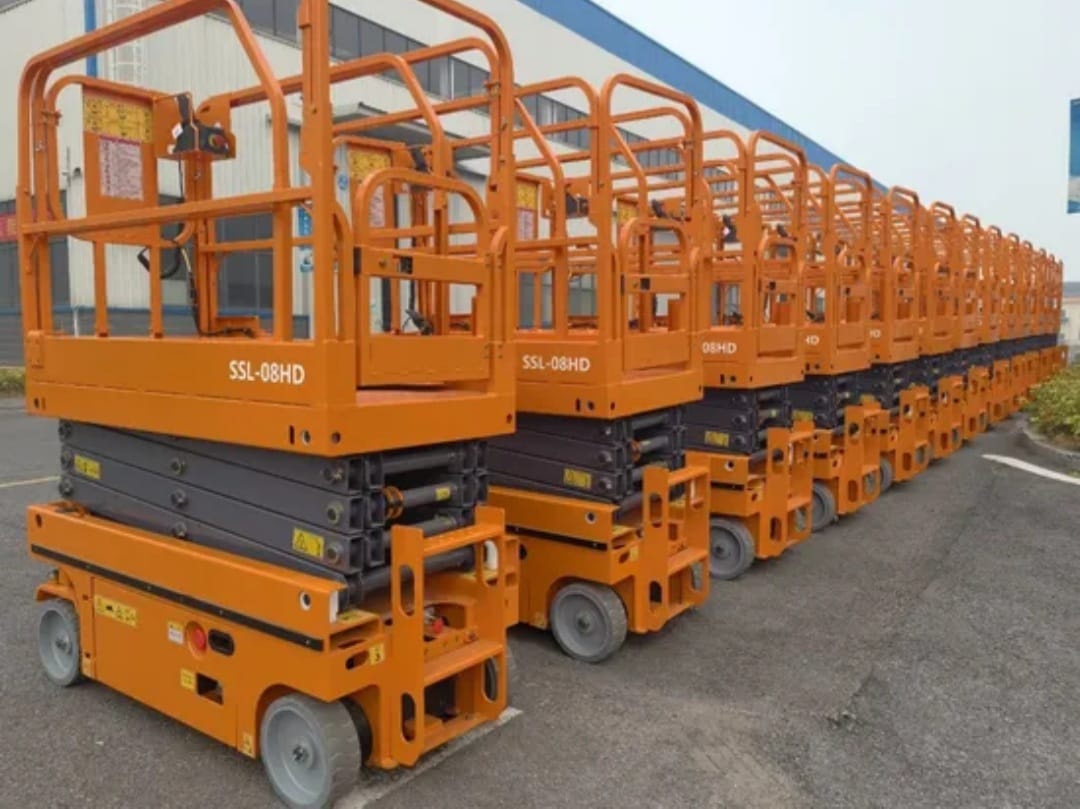 سيزرلفت للايجار رافعات مقصيه للايجار ديزل كهرباء جميع الاطوال Forklifts for rent, scissor lifts for rent, diesel/electric forklifts for rent