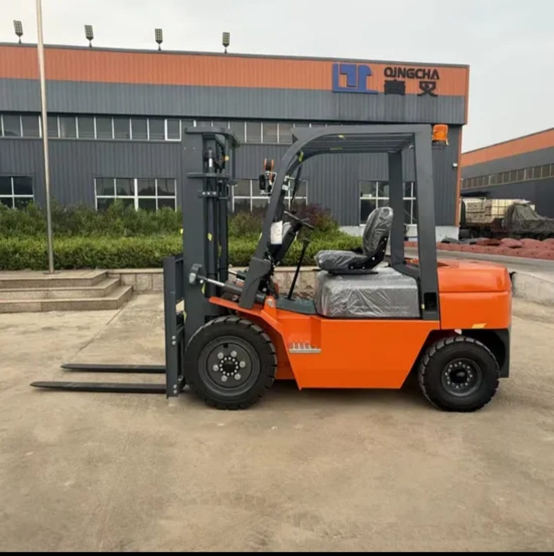 رافعات شوكيه فوركلفت للايجار سيزرلفت للايجار