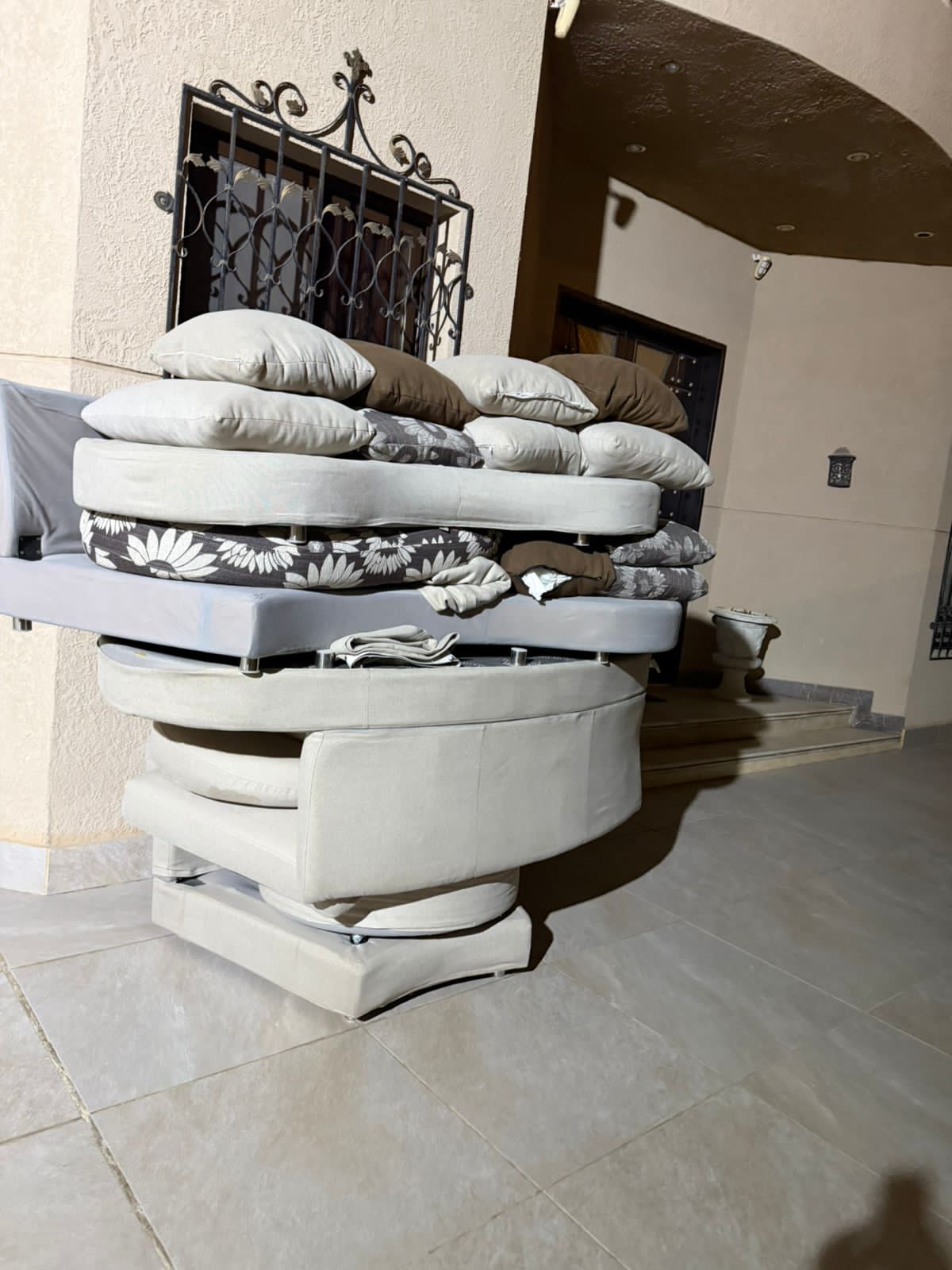 طش عفش اثاث القديم بالرياض 0561186175 طش الأثاث القديم بالرياض