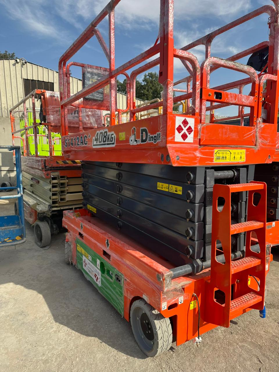 Scissor lift rental Dammam Jubail Al-Khobar, Qatif – 8pm 10pm 12pm 14pm 16pm