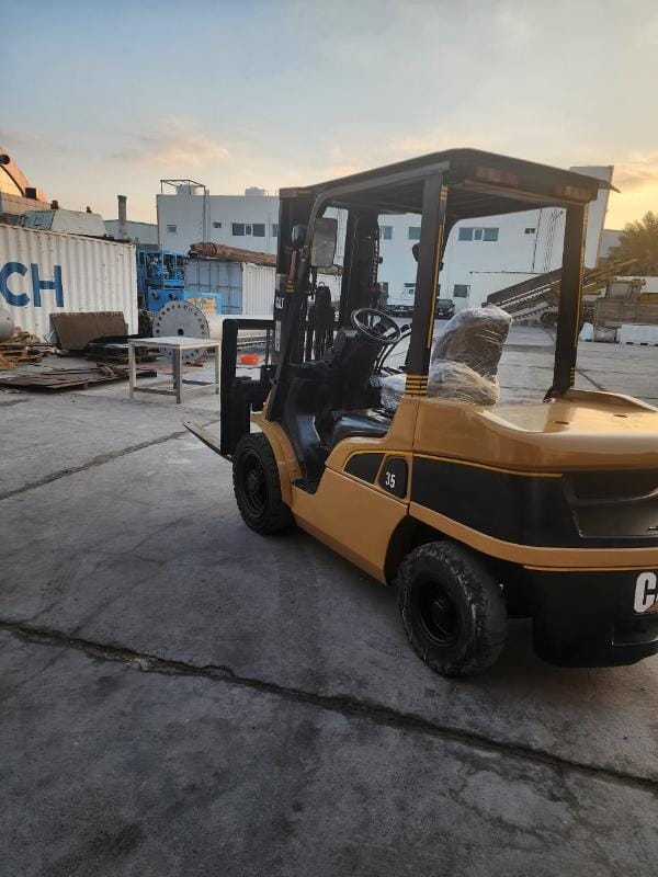 فوركلفت للايجار في الدمام الرياض الجبيل القطيف رافعات شوكية