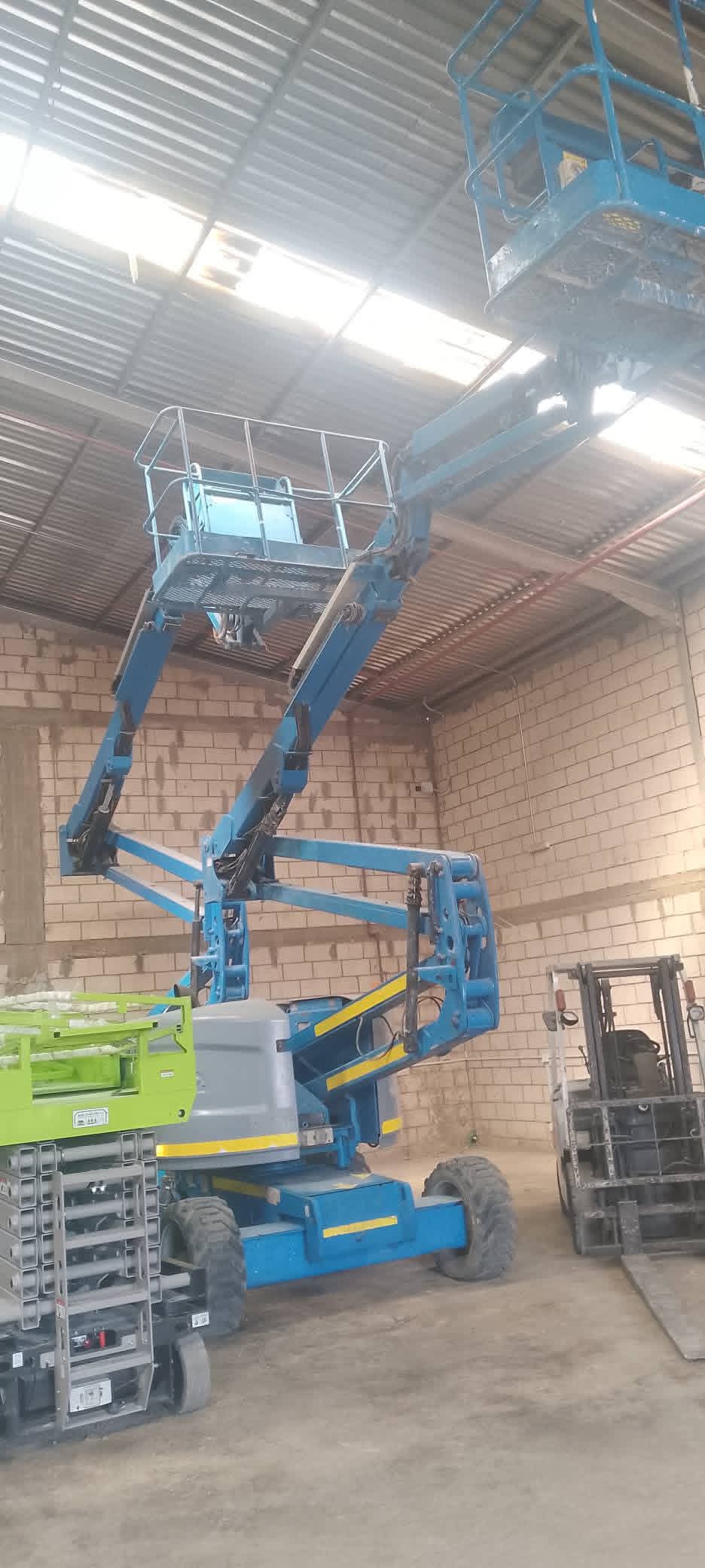 Electric & Diesel | Manlift rental Dammam Riyadh Jeddah, Mecca, Jubail, Khobar