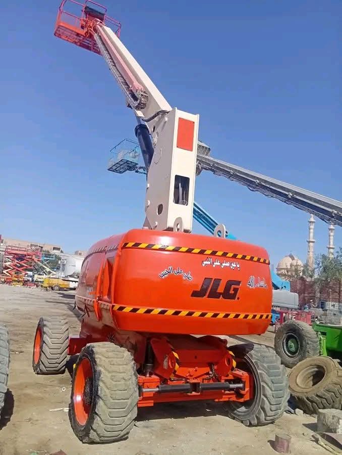 Man lift rental Jeddah – Mecca, Medina, Saudi Arabia Boomlift