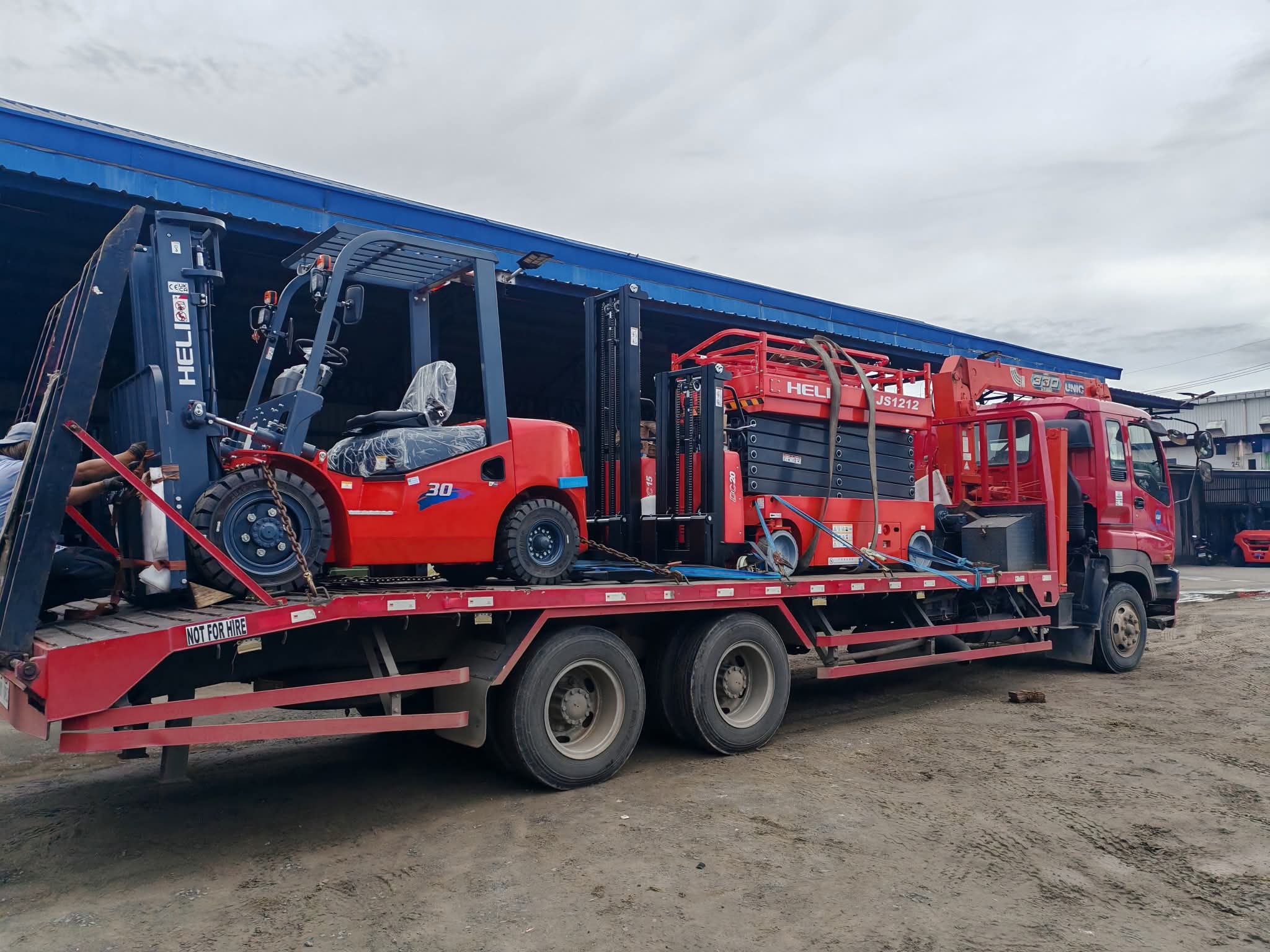 فوركلفت للأيجار في الدمام رافعة شوكية للإيجار الدمام