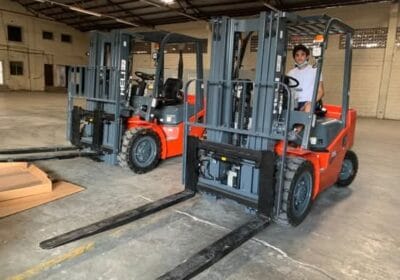 فوركلفت للإيجار في الدمام FB_IMG_1773601254146