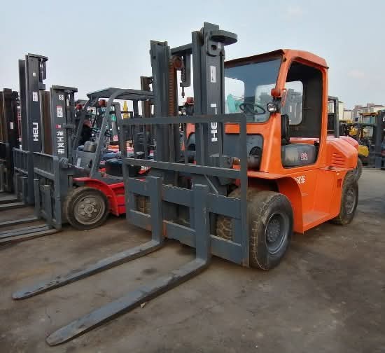 فوركلفت للأيجار في الدمام رافعة شوكية للإيجار الدمام