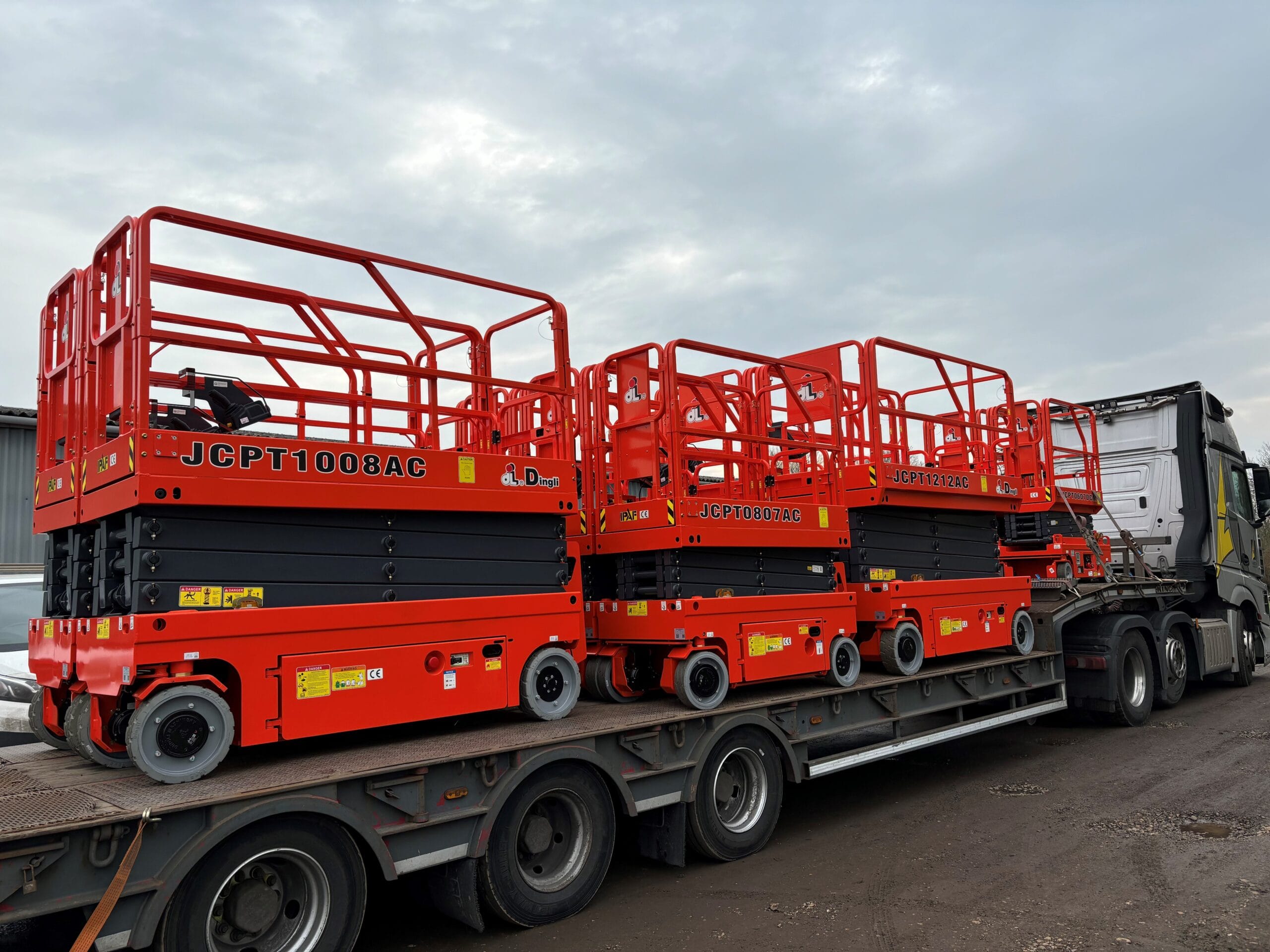 سيزر لفت للإيجار في الدمام / فوركلفت للإيجار في الدمام 2026