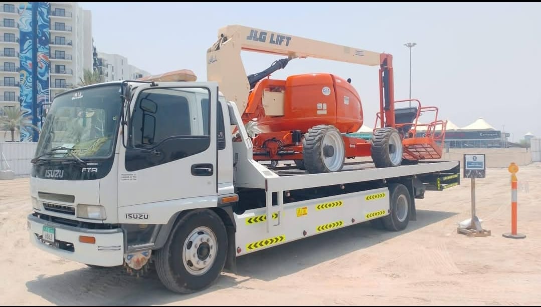 Articulating Boom Lift Saudi Arabia | Man Lift Rental Riyadh Jeddah Dammam KSA