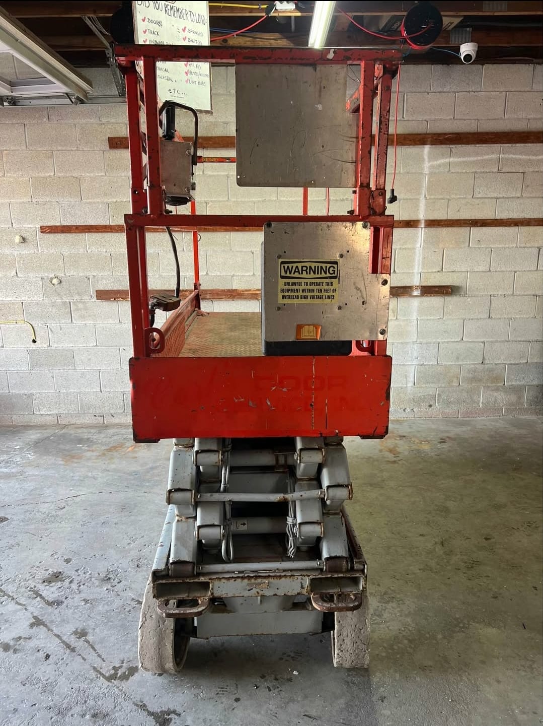 رافعات مقصية ( سيزرلفت ) للإيجار 🏗 الدمام | تأجير يومي / شهري / سنوي