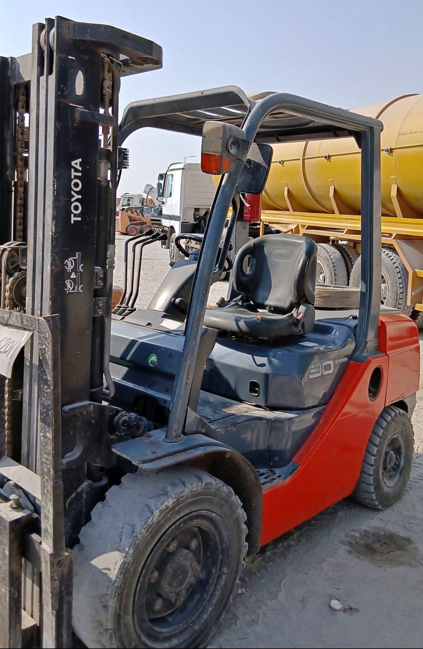 🏗️ تأجير رافعات شوكية (فوركلفت) 3–20 طن في جدة والرياض والدمام | Forklift Rental Saudi Arabia