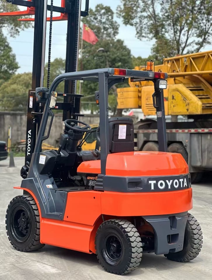 فوركلفت للأيجار في الدمام Forklift rental Dammam
