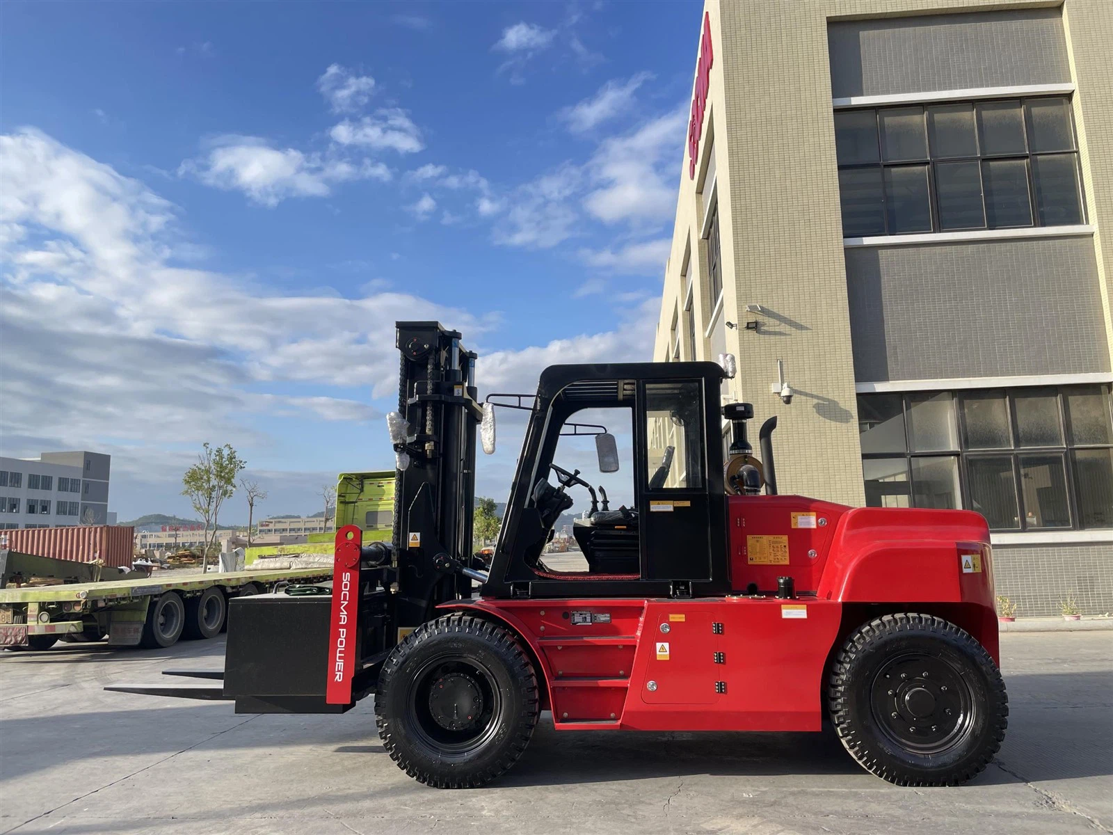 فوركلفت للإيجار في الجبيل # الثقيلة