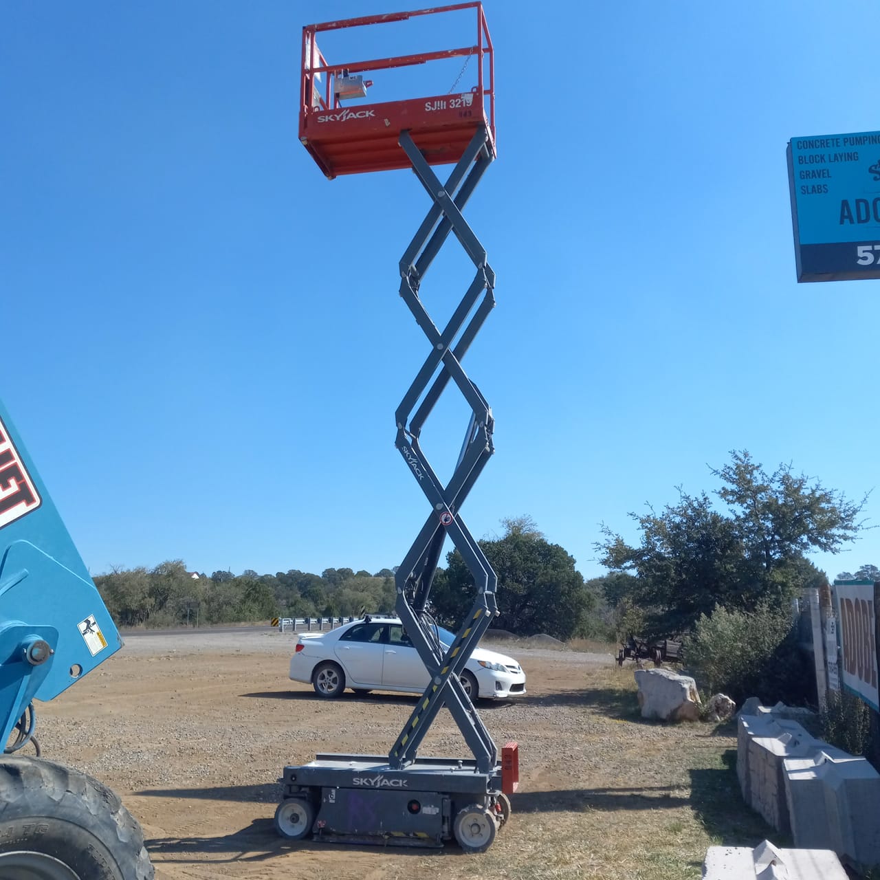 Scissor lift rental Dammam Jubail Al-Khobar, Qatif – 8pm 10pm 12pm 14pm 16pm