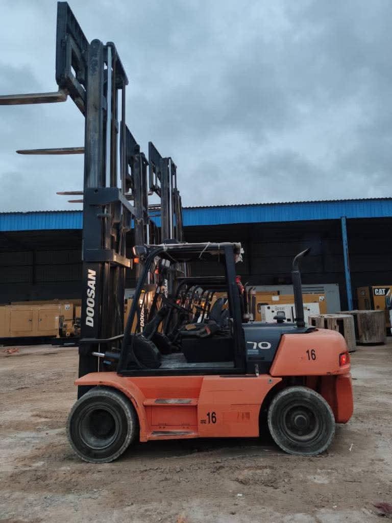 فوركلفت للإيجار في الدمام Forklift For Rental In Dammam