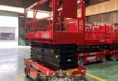 Scissor Lift for Rent in Dammam | Electric & Diesel Aerial Platforms | Heights: 6m – 8m – 10m – 12m – 14m Available Daily & Monthly 🏭