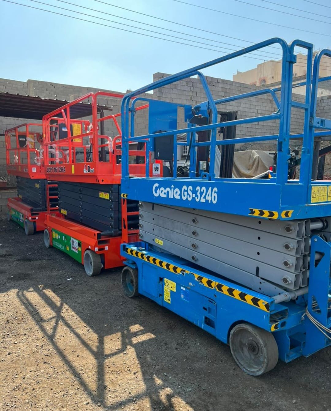 سيزر لفت للايجار في جده معدات رفع تاجير معدات ثقيله رافعه كهربائيه للايجار رافعات #مقصيه للايجار في جده