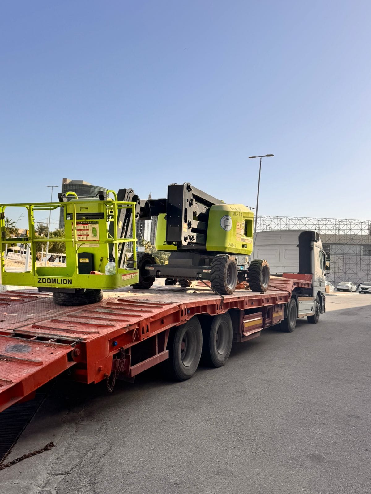 سيزرلفت مقصيه للايجار Sicoors lifts for rental in Dammam