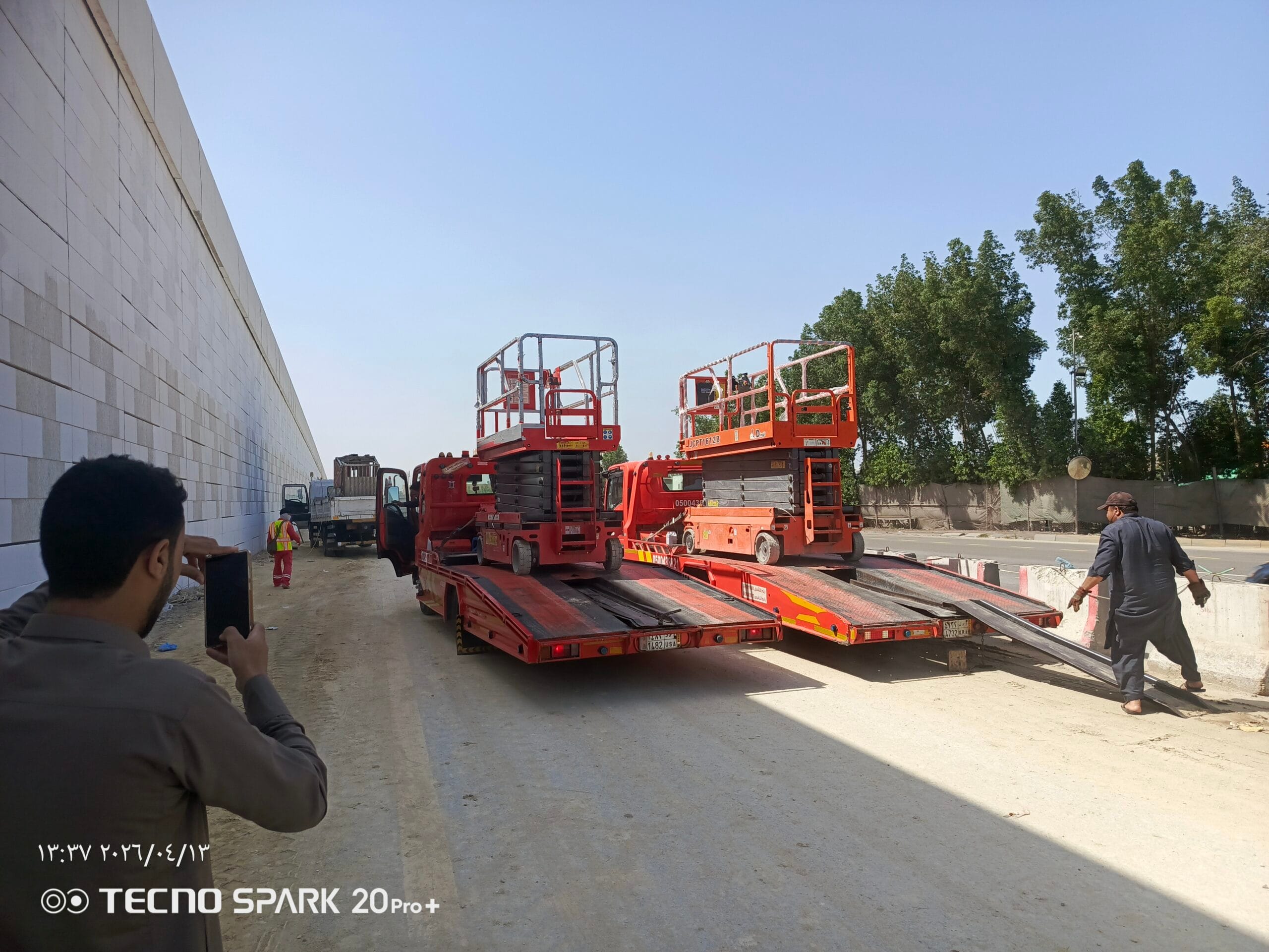 سيزرلفت14متر للايجار الدمام والخبر والهفوف والاحساء وكل أنحاء الشرقيه 0569647944