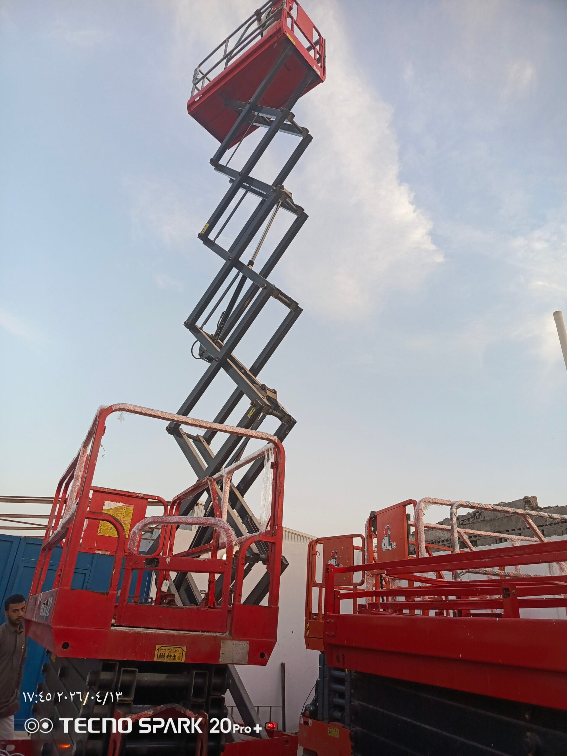 سيزرلفت مقصيه للايجار Sicoors lifts for rental in Dammam
