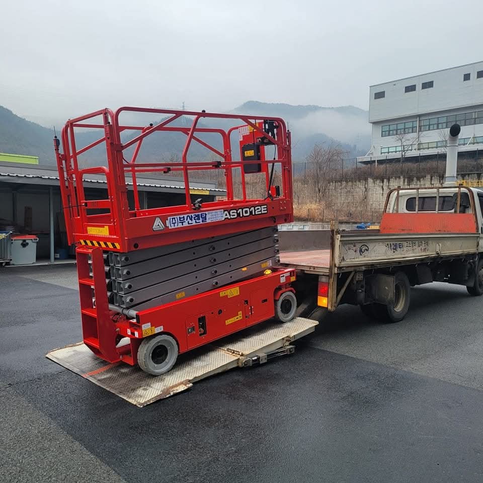 سيزرلفت مقصيه للايجار Sicoors lifts for rental in Dammam